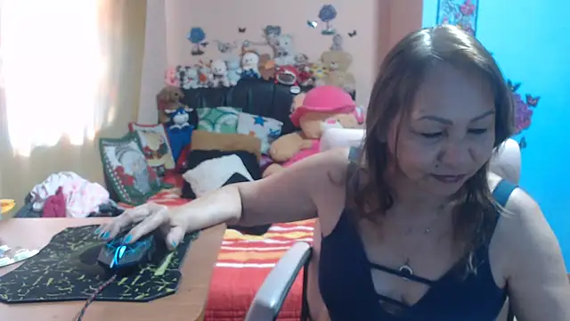 Snapshot of milfeddy_ chatting on 11-03-25, 01:12 milfeddy online show from 11-03-25, 01:12