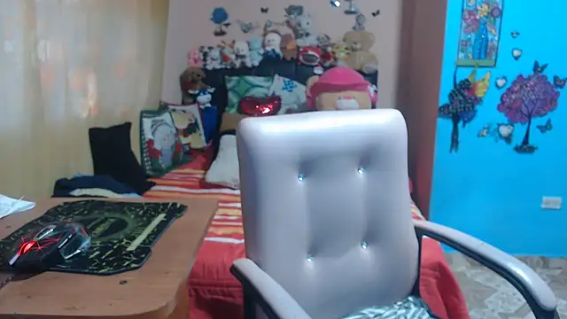 Snapshot of milfeddy_ chatting on 11-08-25, 08:18 milfeddy online show from 11-08-25, 08:18