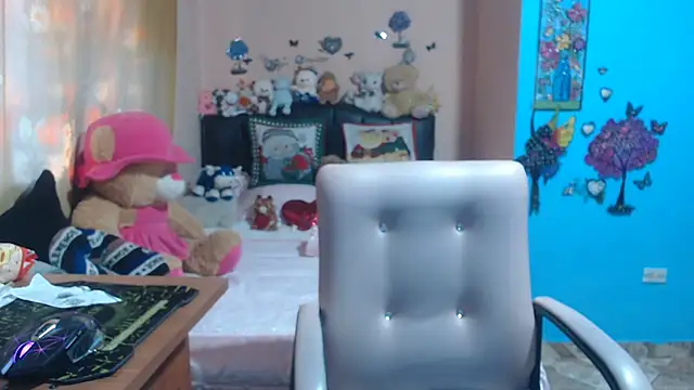 Snapshot of milfeddy_ chatting on 12-17-25, 07:31 milfeddy online show from 12-17-25, 07:31