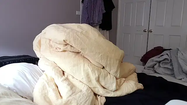 Snapshot of AmGuy23 chatting on 01-11-26, 04:39 AmGuy23 online show from 01-11-26, 04:39