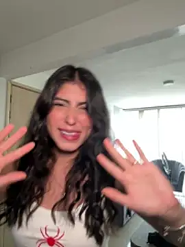 Snapshot of Gaby_zahir_ chatting on 12-23-24, 01:13 Gaby zahir online show from 12-23-24, 01:13