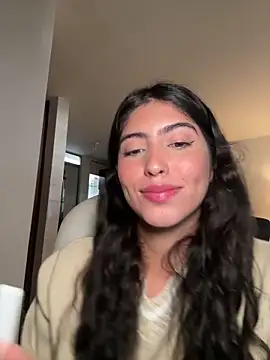 Snapshot of Gaby_zahir_ chatting on 01-13-25, 12:56 Gaby zahir online show from 01-13-25, 12:56