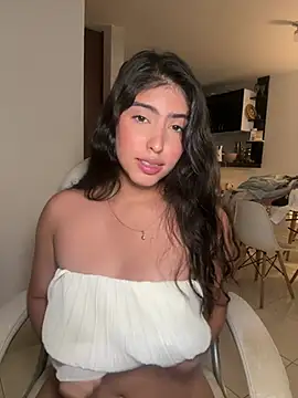 Snapshot of Gaby_zahir_ chatting on 01-14-25, 12:56 Gaby zahir online show from 01-14-25, 12:56