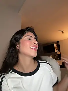 Snapshot of Gaby_zahir_ chatting on 01-15-25, 12:30 Gaby zahir online show from 01-15-25, 12:30