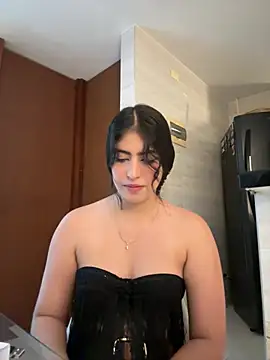 Snapshot of Gaby_zahir_ chatting on 01-18-25, 12:35 Gaby zahir online show from 01-18-25, 12:35