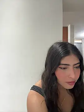 Snapshot of Gaby_zahir_ chatting on 01-25-25, 12:58 Gaby zahir online show from 01-25-25, 12:58