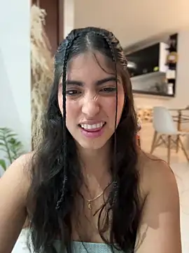 Snapshot of Gaby_zahir_ chatting on 03-15-25, 03:48 Gaby zahir online show from 03-15-25, 03:48