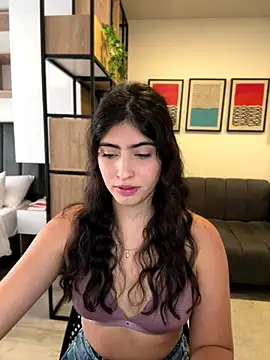 Snapshot of Gaby_zahir_ chatting on 10-17-25, 03:36 Gaby zahir online show from 10-17-25, 03:36