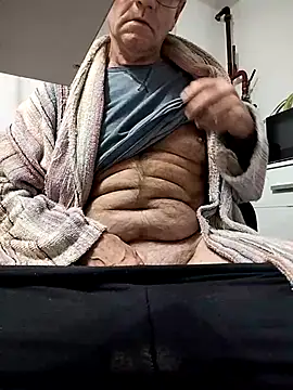 Snapshot of Halasatila chatting on 11-17-25, 05:46 Halasatila online show from 11-17-25, 05:46