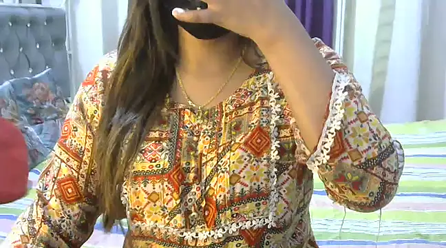 Snapshot of cutebengaligirl chatting on 03-22-25, 06:00 cutebengaligirl online show from 03-22-25, 06:00