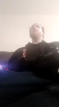 Snapshot of TaylorBlaze chatting on 12-28-24, 02:53 TaylorBlaze online show from 12-28-24, 02:53