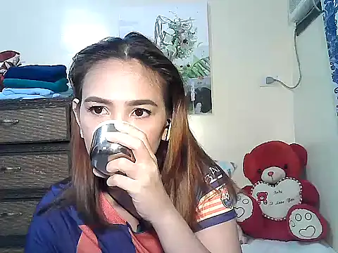 Kisses-13 online show from 11-18-25, 11:03