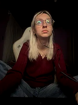 bunnydark00 online show from 10-02-25, 12:28