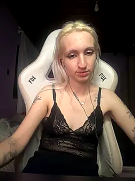 bunnydark00 online show from 10-26-25, 02:50