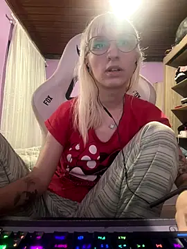 bunnydark00 online show from 11-04-25, 01:27