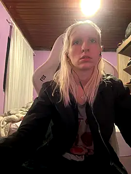 bunnydark00 online show from 11-08-25, 02:34