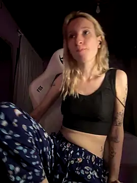 Snapshot of bunnydark00 chatting on 12-20-25, 12:40 bunnydark00 online show from 12-20-25, 12:40