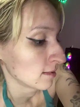 Snapshot of bunnydark00 chatting on 01-06-26, 05:11 bunnydark00 online show from 01-06-26, 05:11