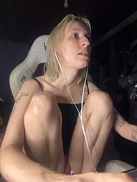 bunnydark00 online show from 05-08-26, 06:19