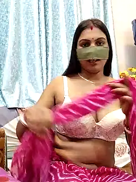 Queen Dolly online show from 12-13-24, 05:54