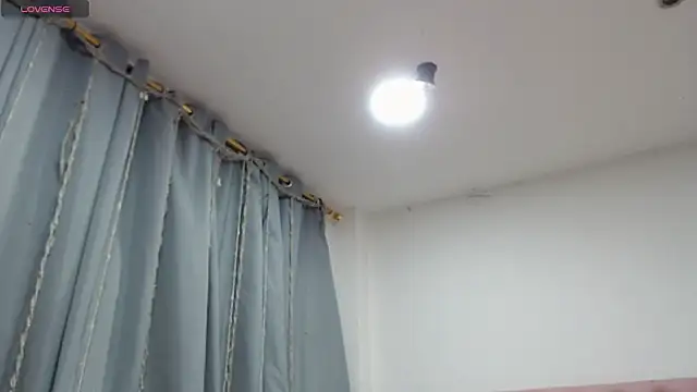 Snapshot of kimberlyshantal chatting on 02-27-25, 11:04 kimberlyshantal online show from 02-27-25, 11:04