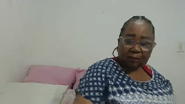Snapshot of KinkyRicoSaisyours chatting on 10-19-25, 06:52 KinkyRicoSaisyours online show from 10-19-25, 06:52