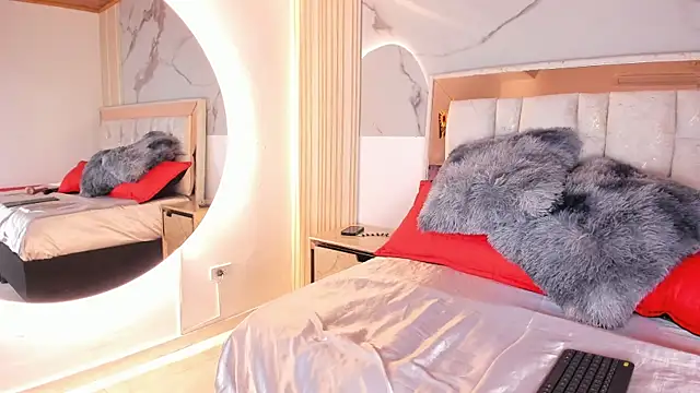 Naughty  Mom online show from 04-17-26, 01:14