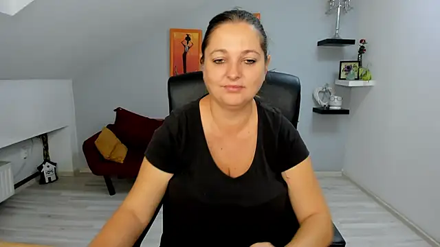 LollaGirl online show from 09-24-25, 03:21