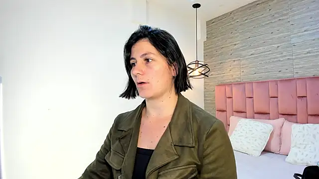 Snapshot of SarahDeyvis chatting on 01-20-25, 02:03 SarahDeyvis online show from 01-20-25, 02:03