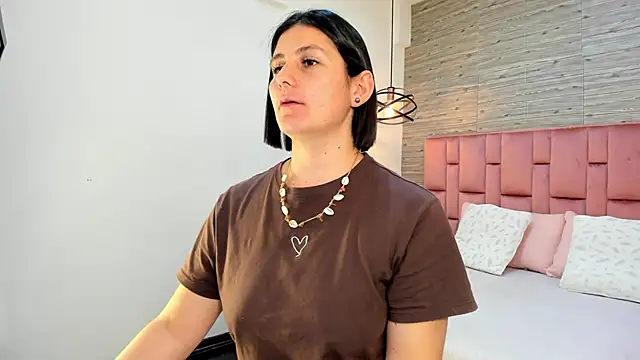 Snapshot of SarahDeyvis chatting on 01-21-25, 05:20 SarahDeyvis online show from 01-21-25, 05:20