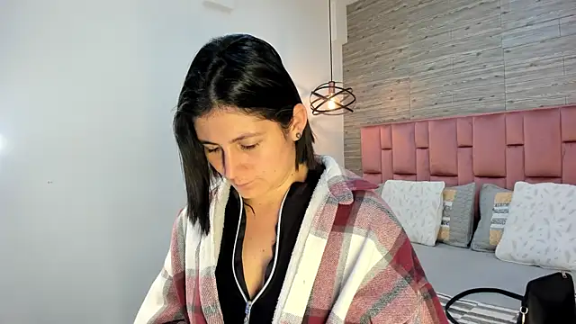 Snapshot of SarahDeyvis chatting on 02-08-25, 01:44 SarahDeyvis online show from 02-08-25, 01:44