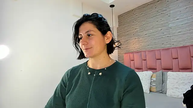 Snapshot of SarahDeyvis chatting on 02-11-25, 01:09 SarahDeyvis online show from 02-11-25, 01:09