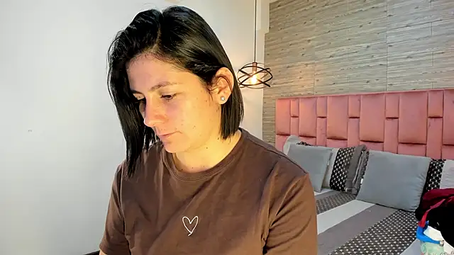 Snapshot of SarahDeyvis chatting on 02-25-25, 01:50 SarahDeyvis online show from 02-25-25, 01:50