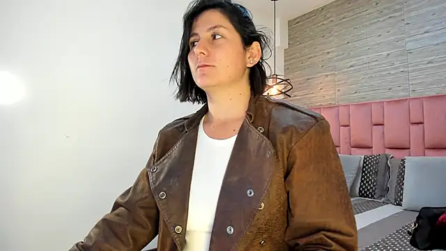 Snapshot of SarahDeyvis chatting on 02-27-25, 01:38 SarahDeyvis online show from 02-27-25, 01:38