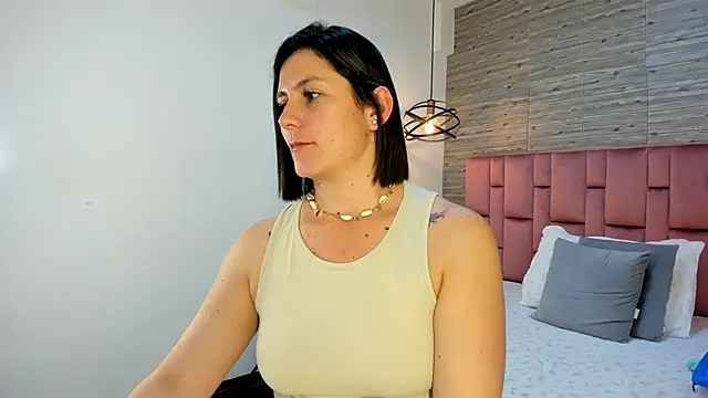 Snapshot of SarahDeyvis chatting on 03-17-25, 11:11 SarahDeyvis online show from 03-17-25, 11:11
