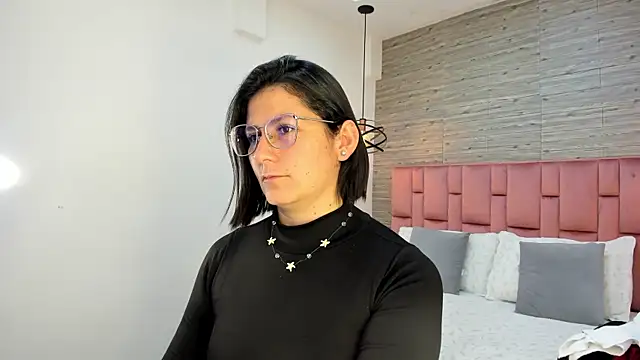 Snapshot of SarahDeyvis chatting on 03-20-25, 03:04 SarahDeyvis online show from 03-20-25, 03:04
