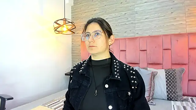 Snapshot of SarahDeyvis chatting on 10-08-25, 11:30 SarahDeyvis online show from 10-08-25, 11:30