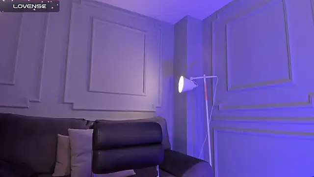 EveBensonX online show from 02-05-25, 06:15