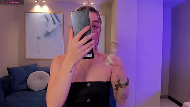 EveBensonX online show from 03-01-25, 12:45