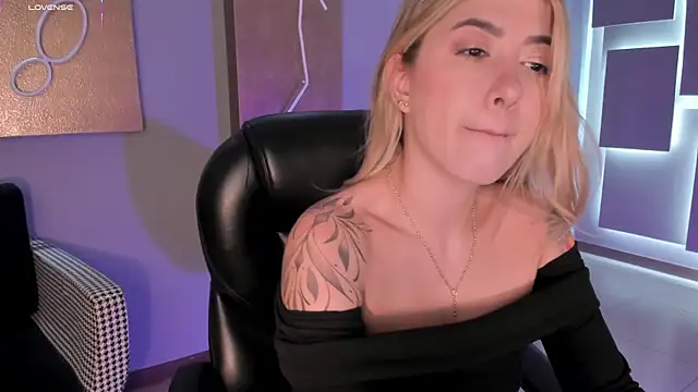 EveBensonX online show from 11-10-25, 12:37