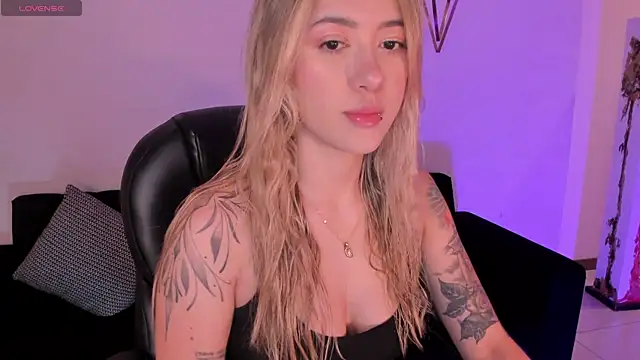 EveBensonX online show from 11-30-25, 12:20