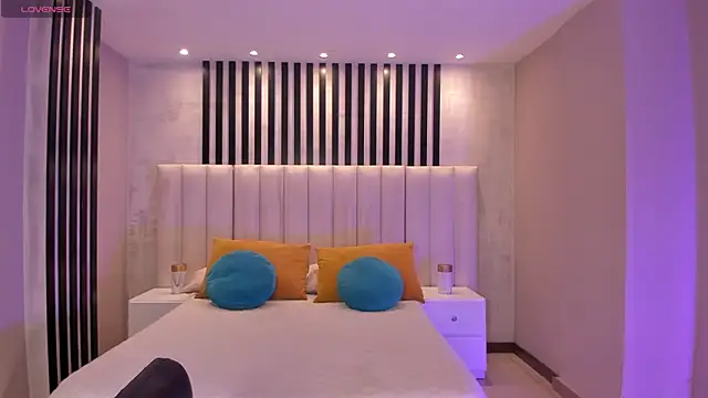 EveBensonX online show from 04-06-26, 07:37