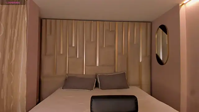 EveBensonX online show from 04-18-26, 07:51