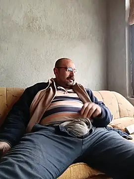 Snapshot of masculine_bear_daddy chatting on 12-05-25, 09:40 masculine bear daddy online show from 12-05-25, 09:40