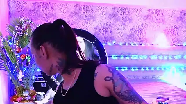 Cool Freak  online show from 12-23-24, 11:25