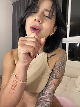 Snapshot of Ale_Lewis chatting on 01-02-25, 01:06 Ale Lewis online show from 01-02-25, 01:06