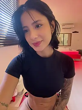 Snapshot of Ale_Lewis chatting on 01-02-25, 08:24 Ale Lewis online show from 01-02-25, 08:24