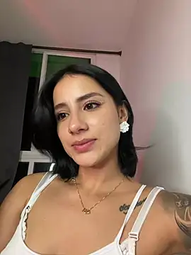 Snapshot of Ale_Lewis chatting on 02-12-25, 12:16 Ale Lewis online show from 02-12-25, 12:16