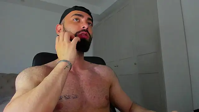 Snapshot of MichaelMasterss chatting on 05-04-26, 10:17 MichaelMasterss online show from 05-04-26, 10:17