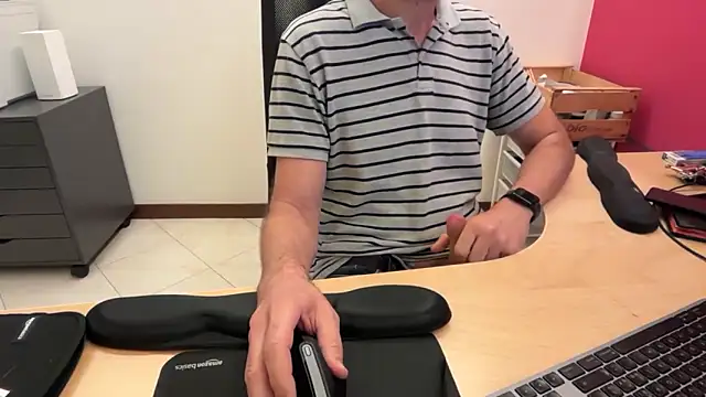 Snapshot of riccardofortis chatting on 09-17-25, 04:52 riccardofortis online show from 09-17-25, 04:52